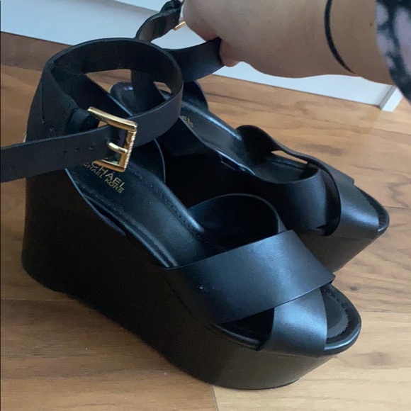 Michael Michael Kors flat forms - Picture 2 of 4